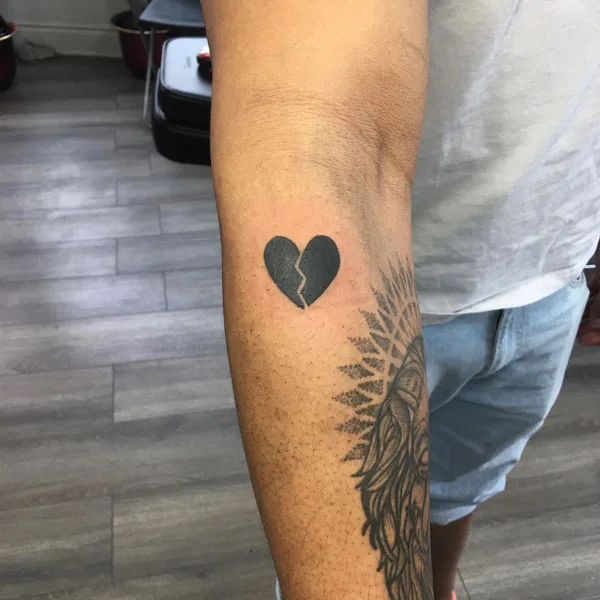 Broken heart tattoo 33