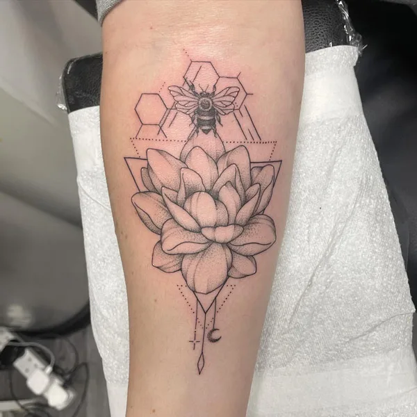 Share 79+ water lily flower tattoo - thtantai2